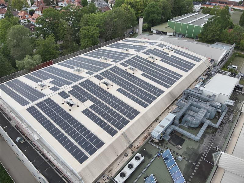 Innovative Solarenergie für die Eiswelt Stuttgart